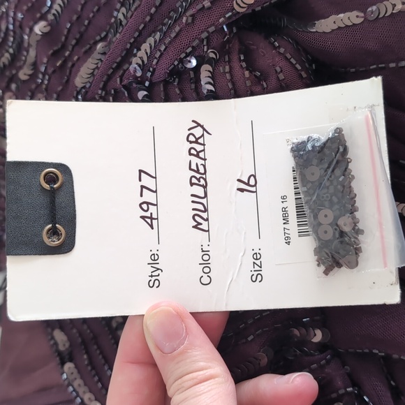 $598 Current Style NWT MacDuggal Special Occasion Gown 16 - Picture 5 of 10